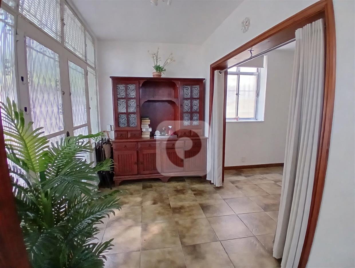 Sala e armário editada
