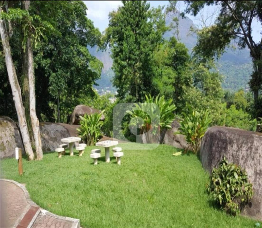 Condominio - Area comum - Praça.jpeg