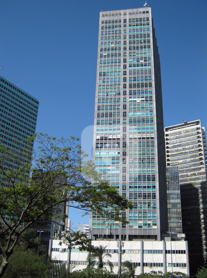 Edifício Avenida Central no Largo da Carioca