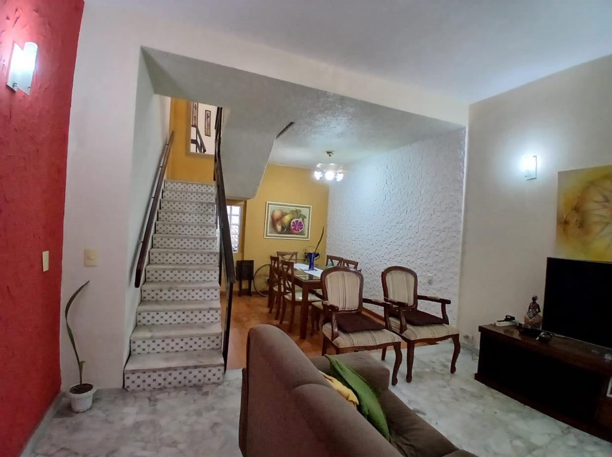 Escadas da sala.jpeg