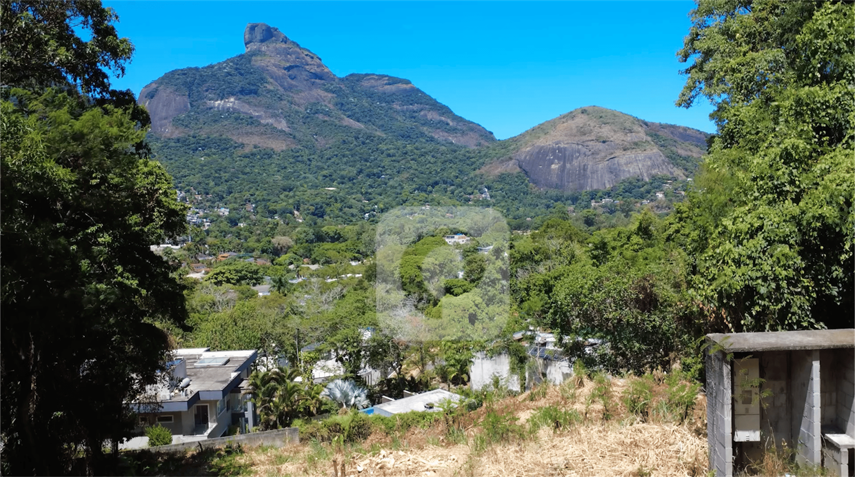 Area Terreno - Vista Frontal.png